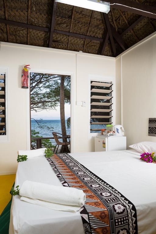 Funky Fish Beach&Surf Resort Solevu Exterior foto