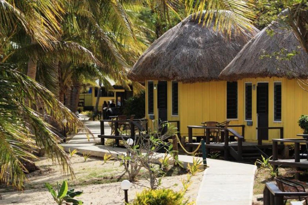 Funky Fish Beach&Surf Resort Solevu Exterior foto